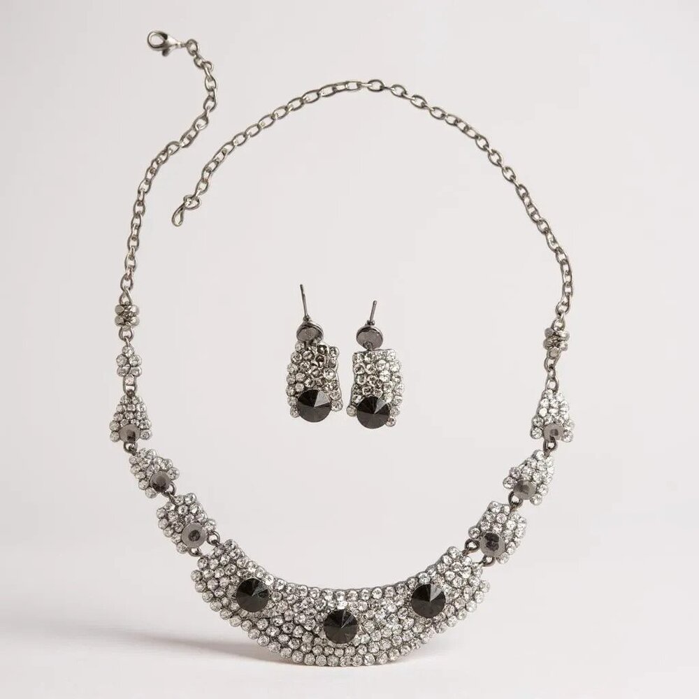 Clear Crystal And Black Crystal Stud On Silver Tone Necklace earring set